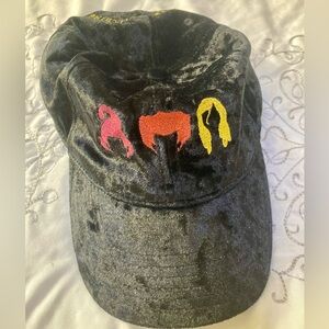Hocus Pocus velvet Excellent condition Cap